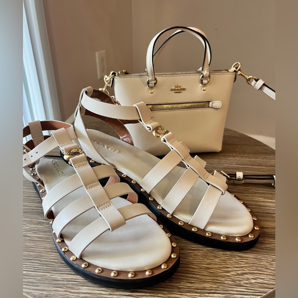 They look like new, worn a couple of times, look very stylish on the foot. - Picture 1 of 14